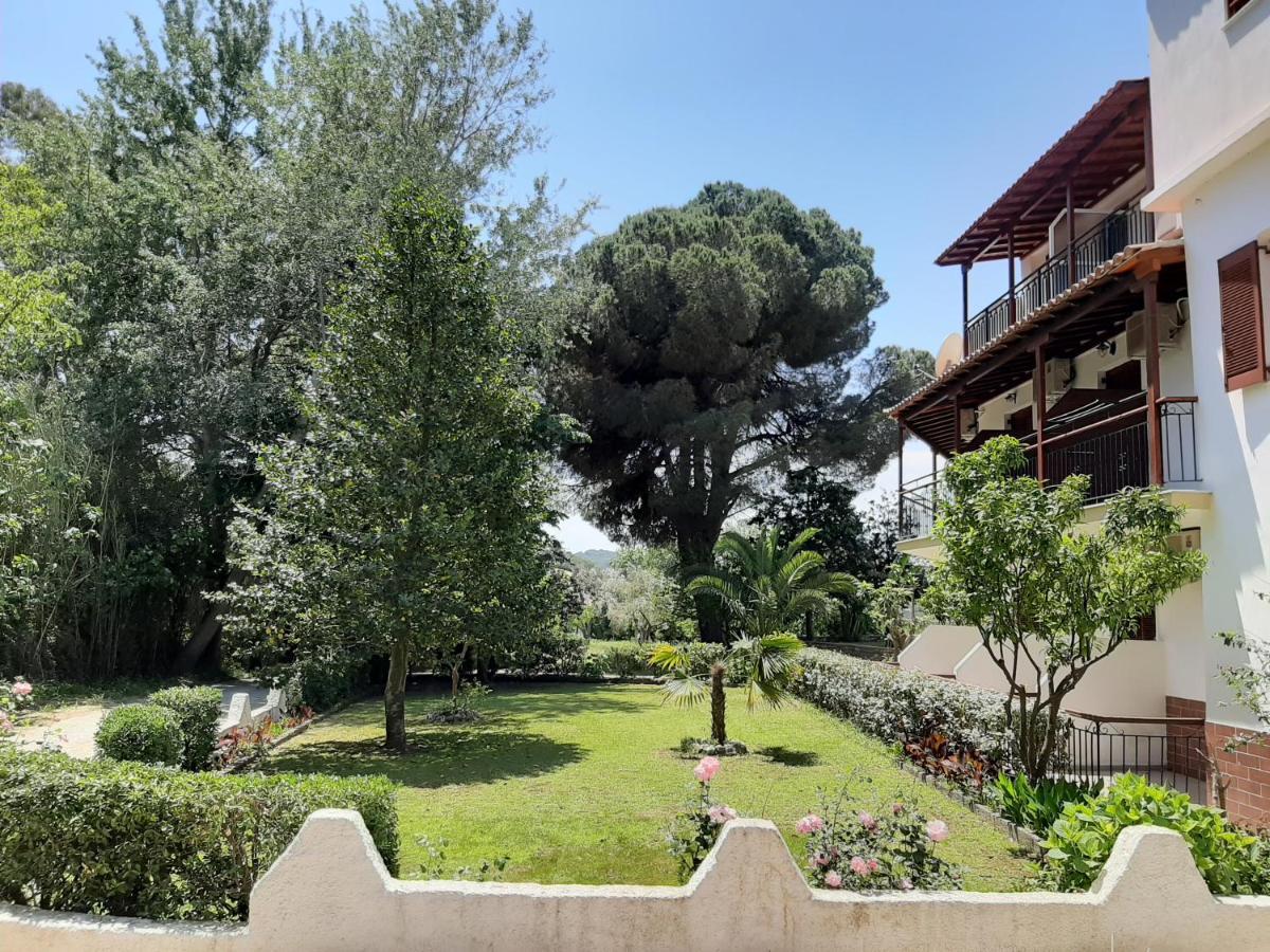 Sergios Koukounaries Dış mekan fotoğraf